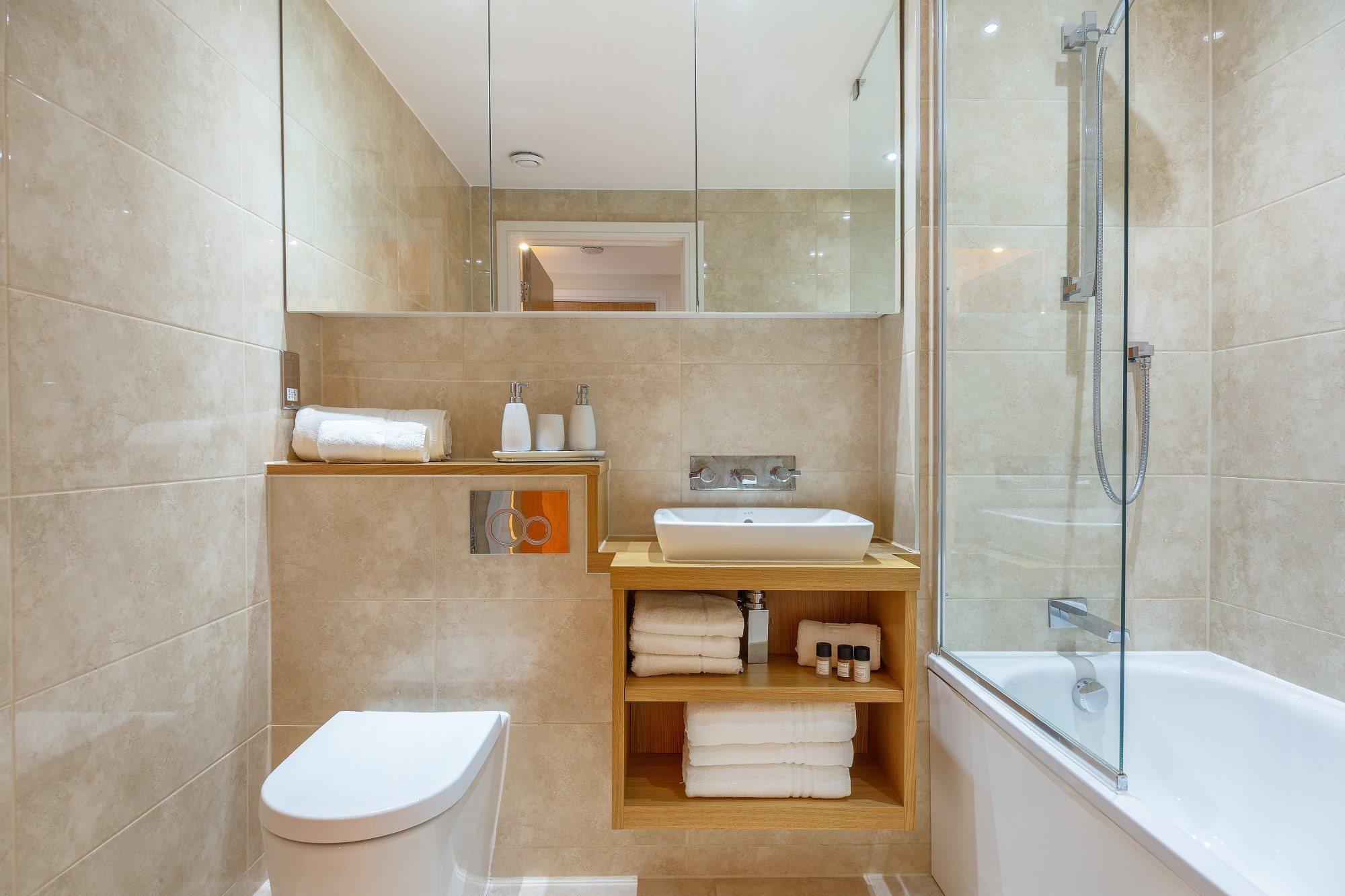 Two Bedroom Serviced Apartment With Balcony In Weymouth Building, Deacon Street Лондон Екстер'єр фото