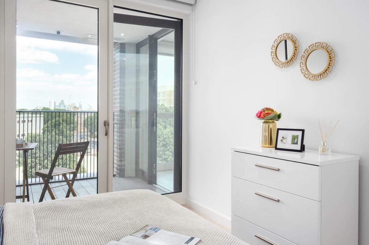 Two Bedroom Serviced Apartment With Balcony In Weymouth Building, Deacon Street Лондон Екстер'єр фото