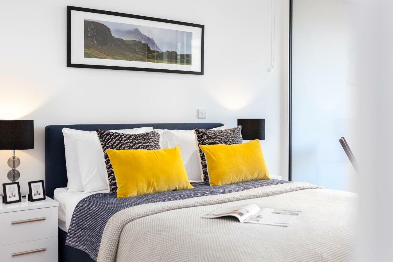 Two Bedroom Serviced Apartment With Balcony In Weymouth Building, Deacon Street Лондон Екстер'єр фото
